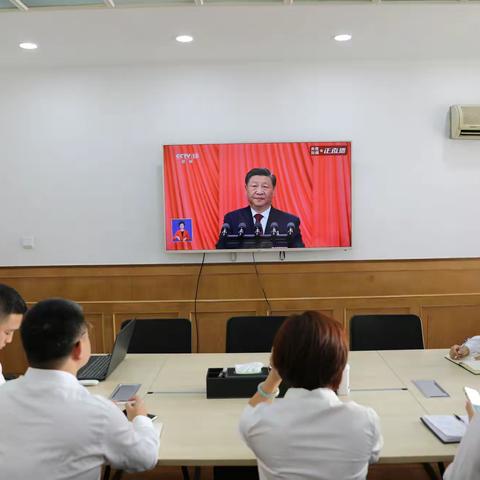 新时代 新气象 百年老街喜迎党的二十大胜利召开