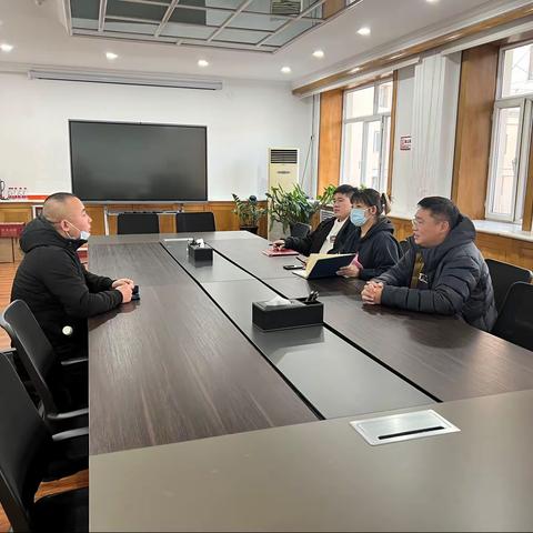 中央大街管委会办公室成立专班专项整治停车场收费问题