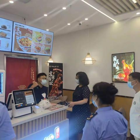 区政府副区长李巍深入中央大街主辅街检查指导疫情防控及安全生产工作