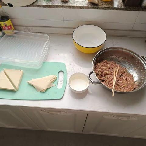 【元宝山街道】北园社区一碗馄饨温暖人心“幸福助餐”让老人吃到幸福味道