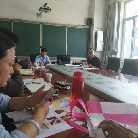 大力开展回民区科学教研活动已成为广大教师的坚实后盾！