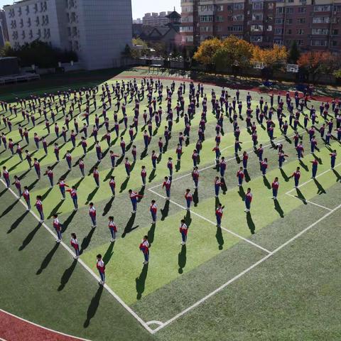 阳光课间操，活力满校园——南关区中小学领导观摩回族小学课间操特色展示活动