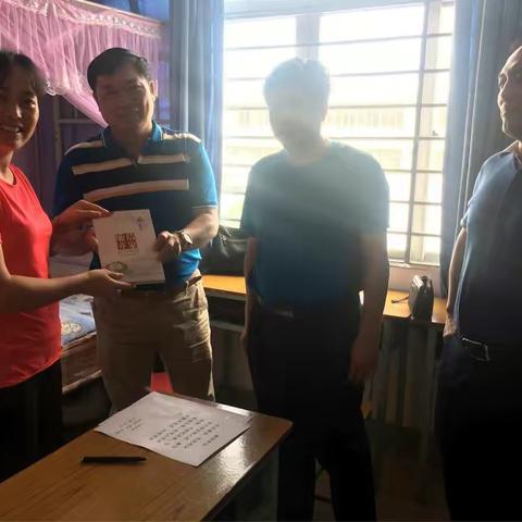 “廉洁家访”营造清廉好家风