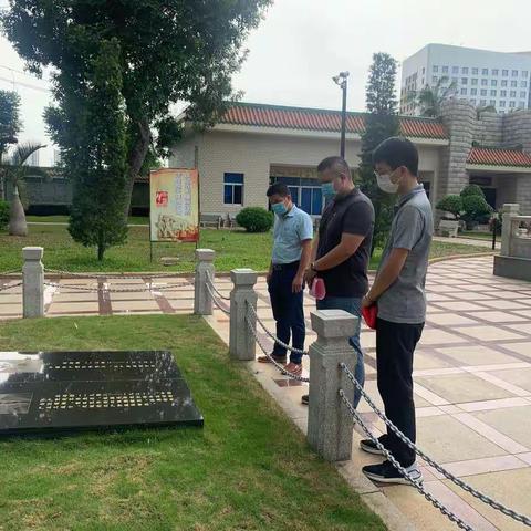 团美兰区委党支部在李硕勋烈士纪念亭开展“七一”主题党日活动