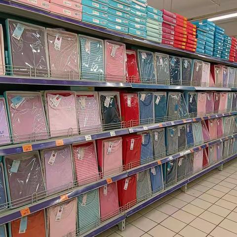 1061麻城店内衣/拖鞋/袜子陈列