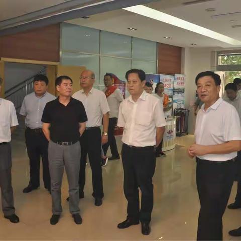 检查组到石河岭村检查依法治村、法律服务体系建设情况