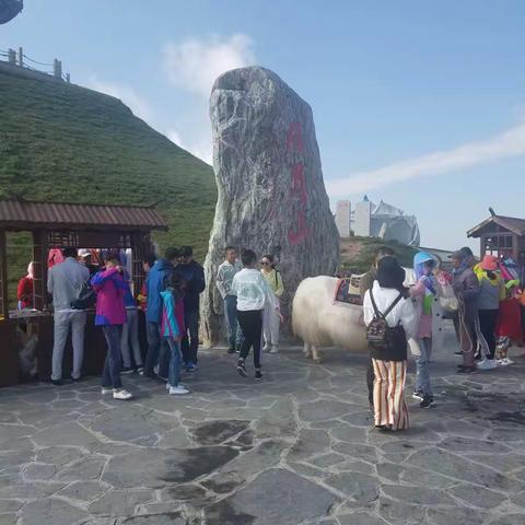 大美青海一一日月山，金银滩，原子城