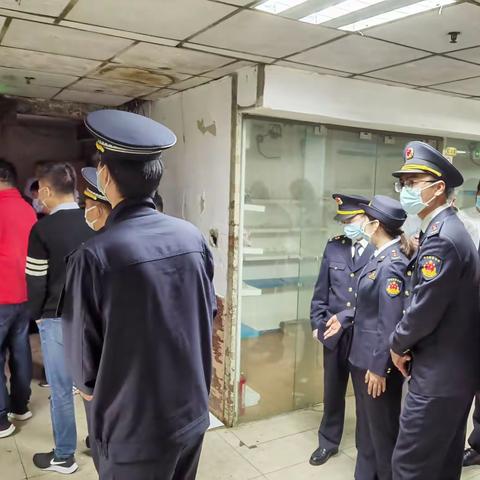 半淞园路市场监督管理所积极参与开展五一节前鞋城联合安全大检查工作