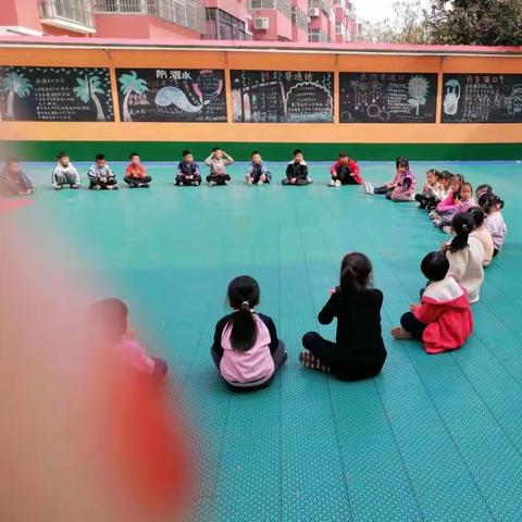 桃李学校“丢手绢”活动