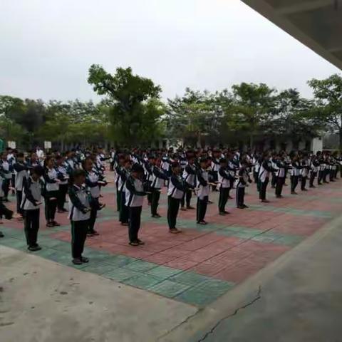 2016新兴中学礼仪操学习剪影