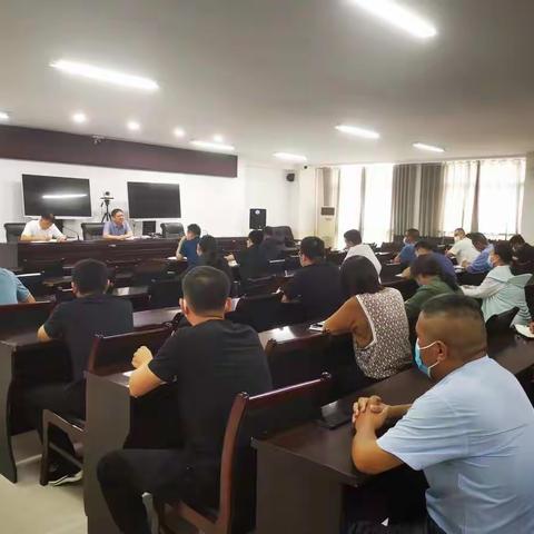 县工信局召开疫情防控工作部署会