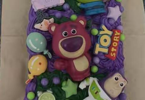 党办工人联合部门工会工会小组巧手diy手机壳活动