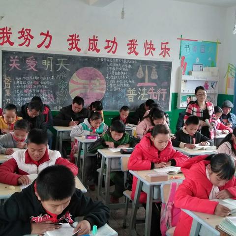 中山完小按时组织期中检测😊