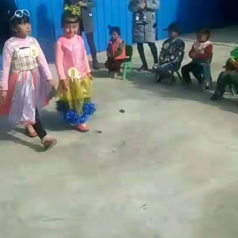 克图口幼儿园——“绿色 爱心 环保”时尚服装走秀大赛