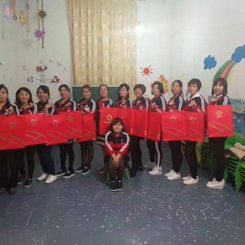 花蕾幼儿园国庆节快乐！