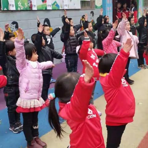 踏着初冬的气息，迈着坚实的脚步，我们迎来了花蕾幼儿园2017年冬季运动会，孩子们，今天就是你们展示的舞台。