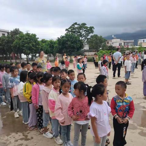 映月小学“我爱学习，我爱劳动”开学第一课