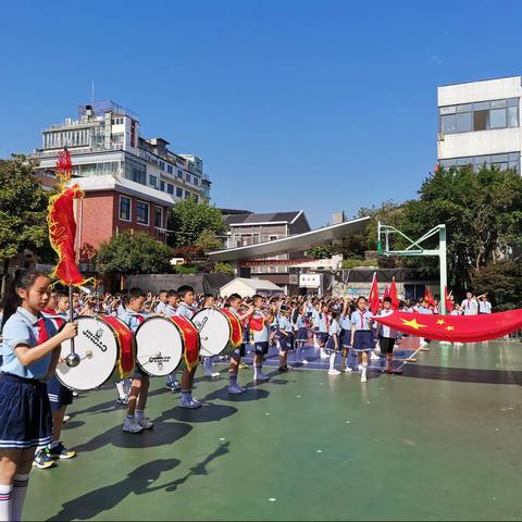 “ 致敬百年伟业 传承红色基因”——莲都区中山小学教育集团中山校区2021年少先队入队仪式。