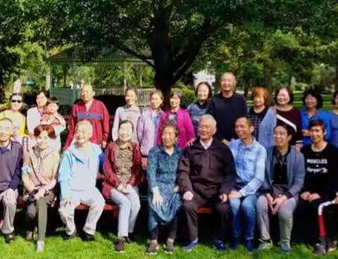 纽约大颈华人老年朋友欢庆重阳节20211014
