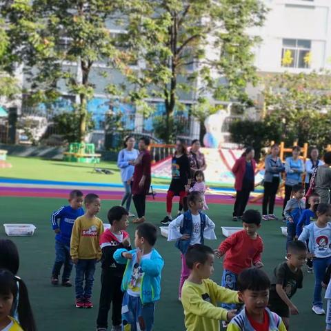 阳光幼儿园大(2)班