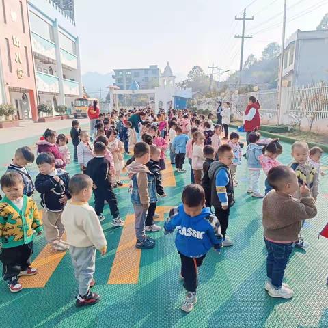 金豆豆幼儿园苗二班——🎀甜甜童话梦，快乐伴你我