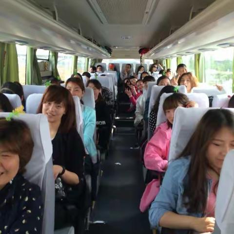 辛勤园丁红河谷二日游