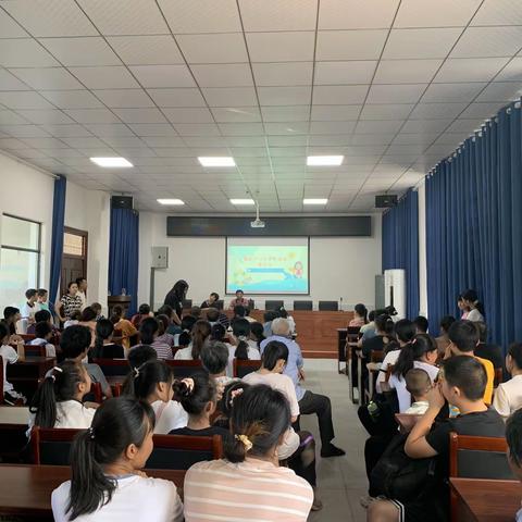 家校同携手   安全护远航———潜山市黄柏中心小学毕业班家长会