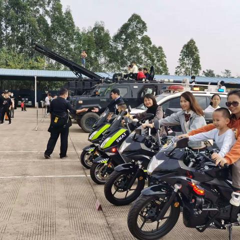 赣州特警：举行“网络达人进警营•看公安”开放日活动