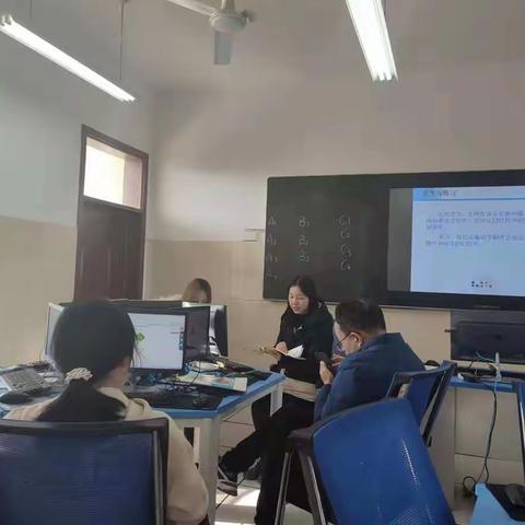共教研 同成长——记南阳市第三十二小学校微机组教研活动