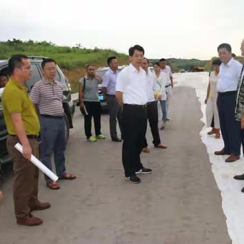 县委书记黄金城调研叉河至霸王岭旅游公路工程项目强调：协调配合，破解难题，全力推进重点项目建设