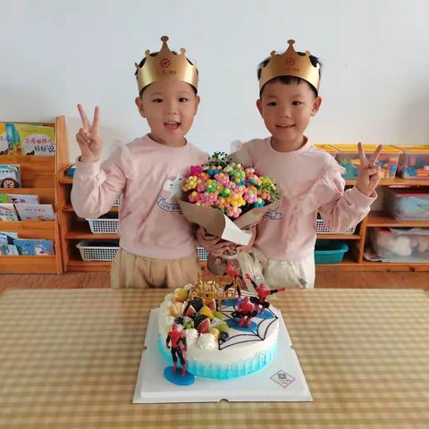 祝双胞胎小美女生日快乐