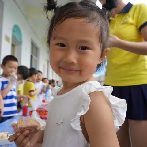 “游戏─点亮快乐童年”之婺源县幼儿园庆“六一”美食活动