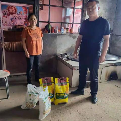 大河湾镇暖泉村党总支庆祝建军94周年