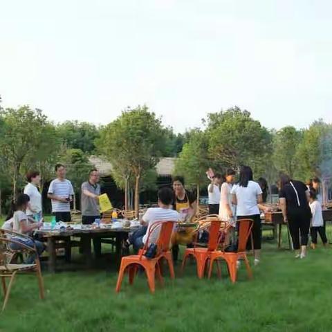 924班盛夏欢聚卧龙庄（副本）