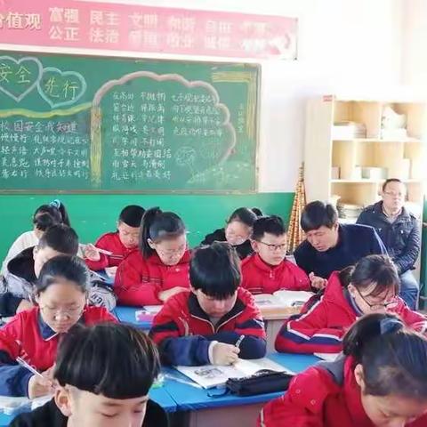 推门进课堂，携手促成长