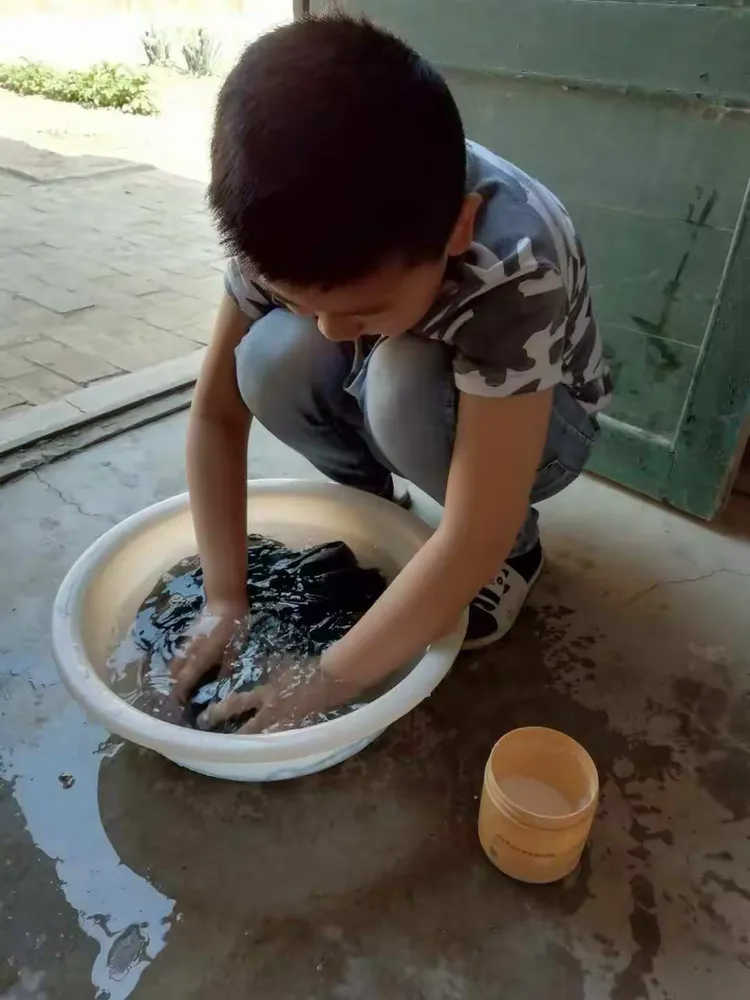 洗洗自己的小衣服😊