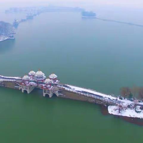 《雪霁八里河》