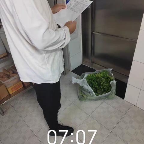 华亨餐厅早餐午餐出品