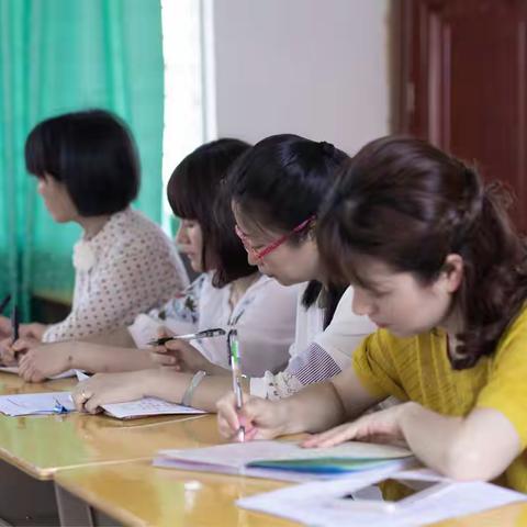 区教师进修学校到将口中心小学开展乡村小学语文教师培训活动