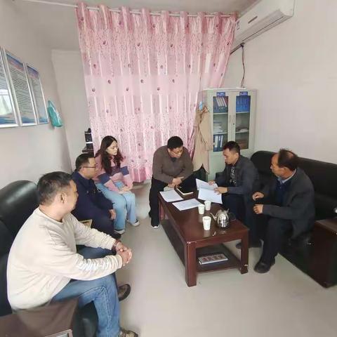 市人社局党组成员、副局长任晓飞同志到岩里村安排部署后评估工作