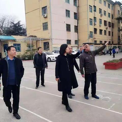 亲切关怀，殷切希望——欢迎县教体局王局长莅临宝丰二中北校区检查指导工作