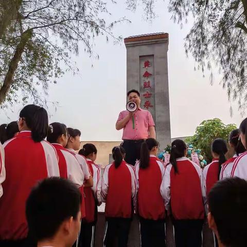 “缅怀革命烈士  弘扬烈士精神”——兴业县高峰一中开展清明祭扫活动