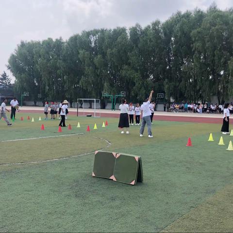 青春不散场，梦想再起航—乌兰哈达中心小学毕业典礼团建活动