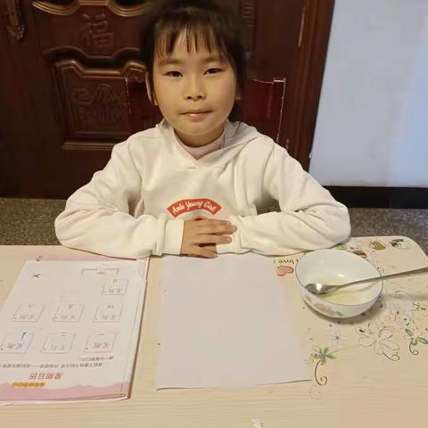 二年级五班 王瑾瑜 家庭小实验《可恶的油渍》