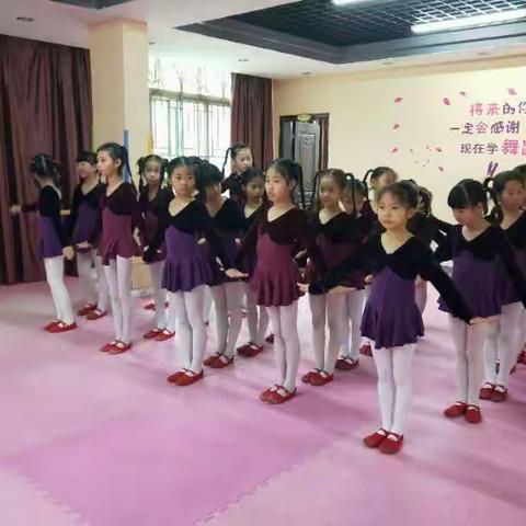 吉利娜文化艺术中心 (义容分教点)火热招生