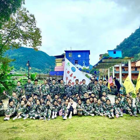 窥均小蓬勃生机，观中华稳固根基——均小六1班“干饭队”的军训剪影