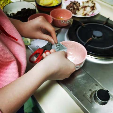 记妞姐第一次做石灰水蒸蛋