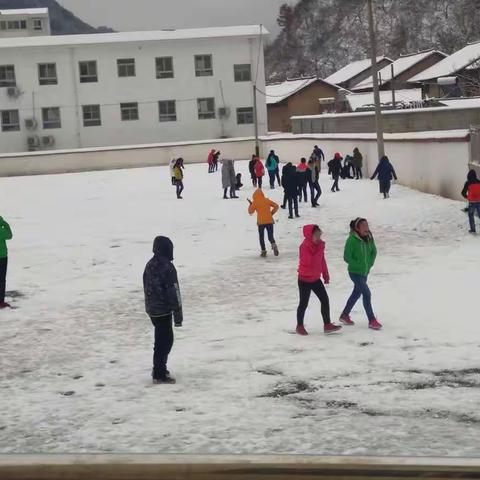 预防冰雪灾害，我们一起行动 ——蔡玉窑九年制学校温馨提示