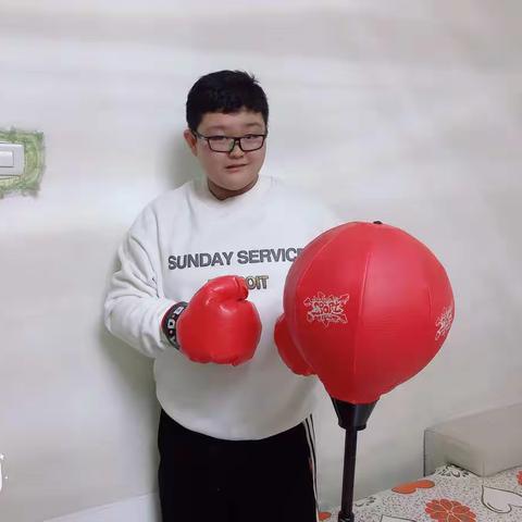 龙凤小学“悦动悦美”六十一班——刘子轩
