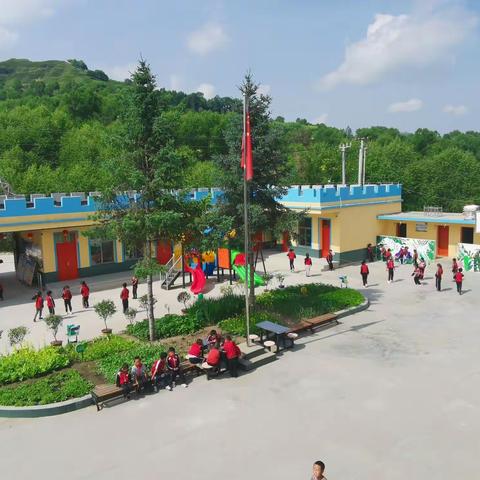 筑梦课堂，亮丽乡村